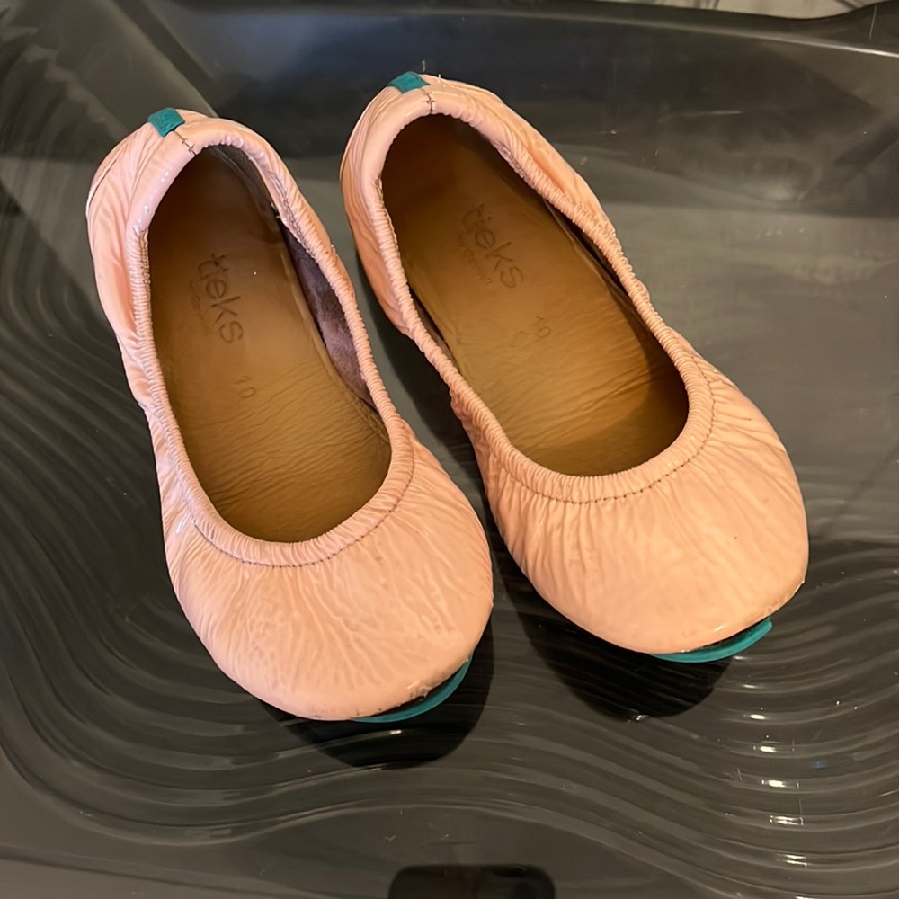 Little girl Tieks size 10. Light pink. Good condition.